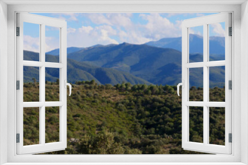 Fototapeta Naklejka Na Ścianę Okno 3D - Mont Canigou et chaîne des Pyrénées Orientales