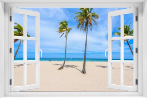 Fototapeta Naklejka Na Ścianę Okno 3D - Paradise beach at Fort Lauderdale in Florida on a beautiful sumer day. Tropical beach with palms at white beach. USA.