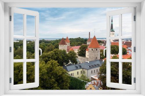 Fototapeta Naklejka Na Ścianę Okno 3D - TALLINN, ESTONIA - August 28, 2017: antique building view in Old Town Tallinn, Estonia