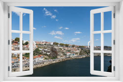 Fototapeta Naklejka Na Ścianę Okno 3D - Top view of Douro river and old Porto downtown, Portugal.
