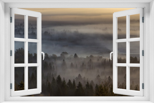 Fototapeta Naklejka Na Ścianę Okno 3D - Morgendämmerung über den Wäldern bei Wolfratshausen