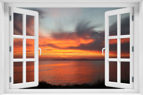 Fototapeta Naklejka Na Ścianę Okno 3D - Cloudy Sunset