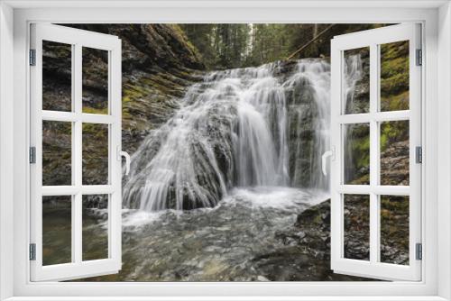 Fototapeta Naklejka Na Ścianę Okno 3D - Close up of Sweetcreek Falls.