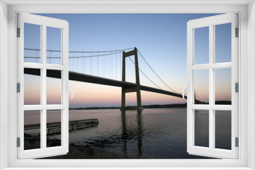 Fototapeta Naklejka Na Ścianę Okno 3D - Blue hour bridge
