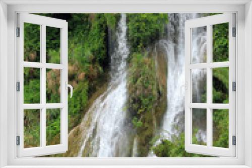 Fototapeta Naklejka Na Ścianę Okno 3D - Waterfall near Li River, Guilin, China