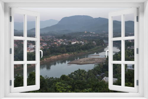 Fototapeta Naklejka Na Ścianę Okno 3D - Top View cityscape of Luang Prabang, Laos.