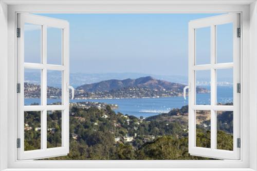 Fototapeta Naklejka Na Ścianę Okno 3D - Panoramic view of the San Francisco bay area seen from an overlook in the hills of Marin County, California