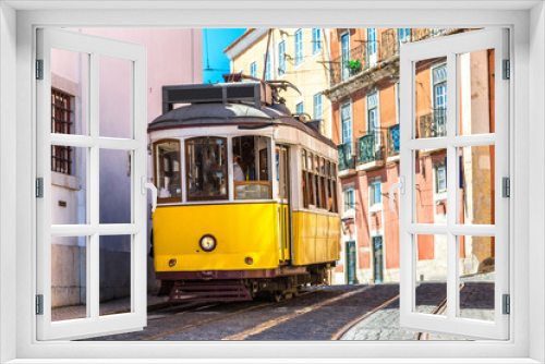 Fototapeta Naklejka Na Ścianę Okno 3D - Lisbon tram