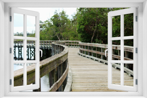 Fototapeta Naklejka Na Ścianę Okno 3D - Florida Nature Trail / Boardwalk