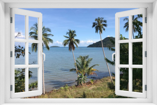 Fototapeta Naklejka Na Ścianę Okno 3D - Palmtrees at the coast of Koh Chang island