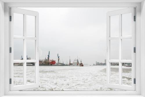 Fototapeta Naklejka Na Ścianę Okno 3D - Zugefrorene Elbe in Hamburg