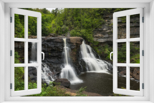 Fototapeta Naklejka Na Ścianę Okno 3D - Blackwater Falls long exposure in West Virginia 