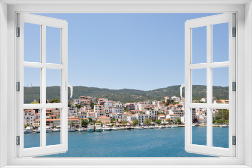 Fototapeta Naklejka Na Ścianę Okno 3D - Skopelos island seaside coastline town with buildings, typical greek view, Greece