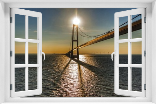 Fototapeta Naklejka Na Ścianę Okno 3D - Brücke im Sonnenlicht