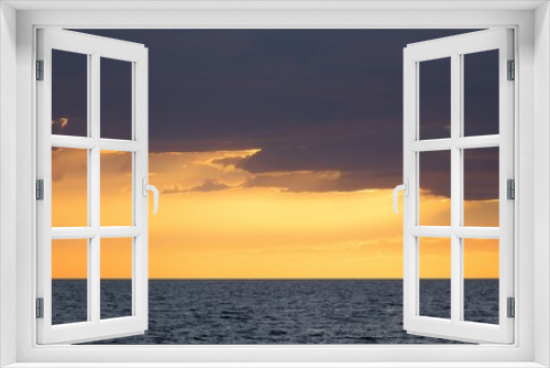 Fototapeta Naklejka Na Ścianę Okno 3D - Beautiful sunset at the sea