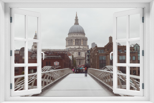 Fototapeta Naklejka Na Ścianę Okno 3D - St Paul's Cathedral