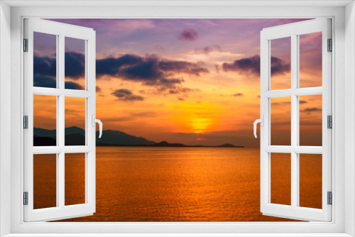 Fototapeta Naklejka Na Ścianę Okno 3D - soft focus sunset at sea  background
