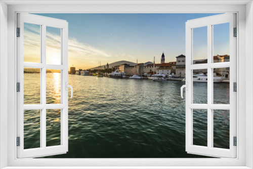 Fototapeta Naklejka Na Ścianę Okno 3D - Sunset over historic city  Trogir