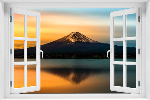 Fototapeta Naklejka Na Ścianę Okno 3D - Mount Fuji and Lake Shojiko at sunrise in Japan.