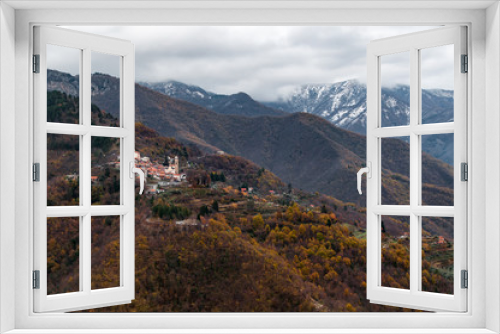 Fototapeta Naklejka Na Ścianę Okno 3D - Mountain village in italy
