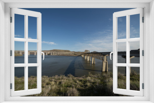 Fototapeta Naklejka Na Ścianę Okno 3D - dual bridges in eastern washington state, USA