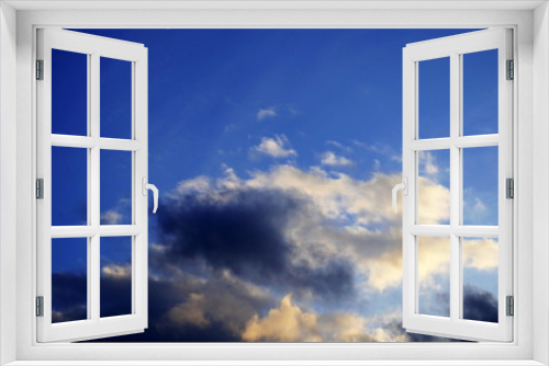 Fototapeta Naklejka Na Ścianę Okno 3D - Błękitne, letnie niebo i chmury 