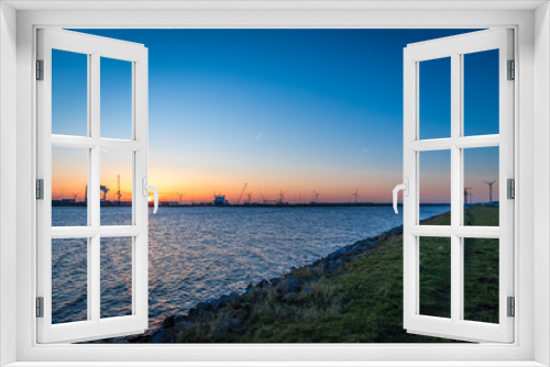 Fototapeta Naklejka Na Ścianę Okno 3D - Port of Amsterdam sunset