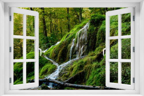 Fototapeta Naklejka Na Ścianę Okno 3D - Uracher Wasserfall