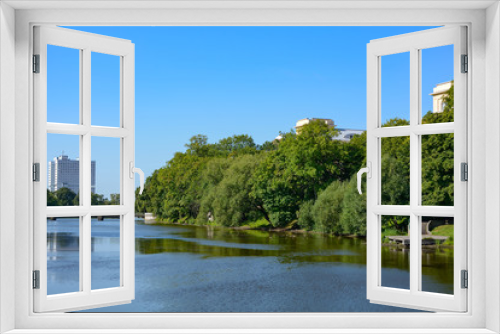 Fototapeta Naklejka Na Ścianę Okno 3D - Kaliningrad, Lower pond