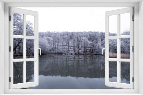 Fototapeta Naklejka Na Ścianę Okno 3D - winterlicher Teich in Wien