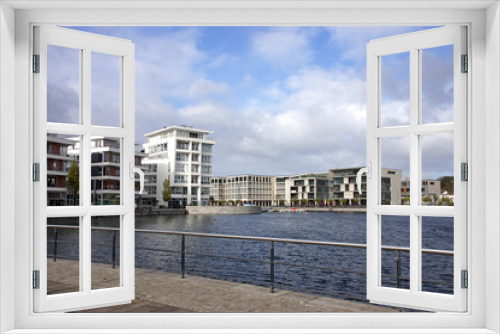 Fototapeta Naklejka Na Ścianę Okno 3D - Teil der Hafenpromenade am Dortmunder Phönixsee, Nordrhein-Westfalen