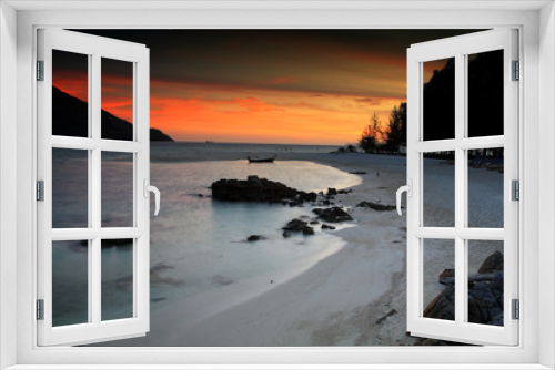 Fototapeta Naklejka Na Ścianę Okno 3D - Lipe beach with twilight sky at dawn