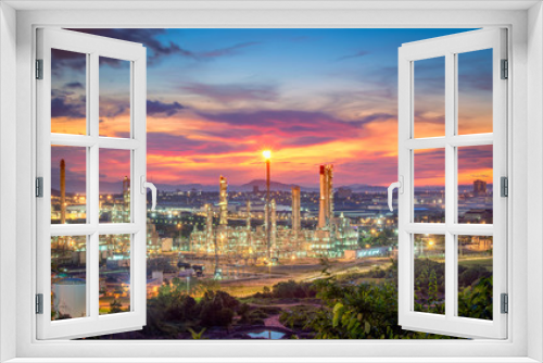 Fototapeta Naklejka Na Ścianę Okno 3D - Oil refinery at twilight