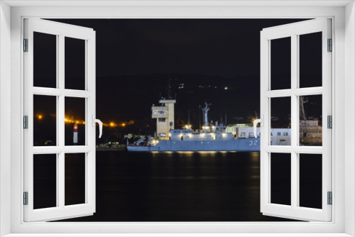 Fototapeta Naklejka Na Ścianę Okno 3D - Warship in the VArna port