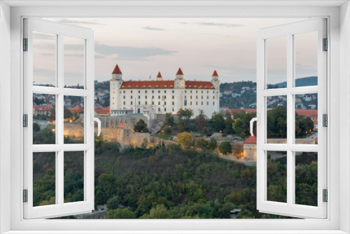 Fototapeta Naklejka Na Ścianę Okno 3D - Bratislava Castle at sunset, Slovakia.