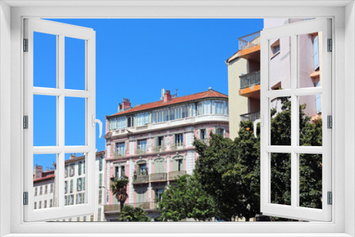 Fototapeta Naklejka Na Ścianę Okno 3D - Hyères (France) immobilier