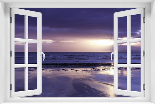 Fototapeta Naklejka Na Ścianę Okno 3D - Beach sunset purple tune