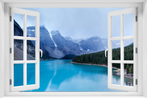 Fototapeta Naklejka Na Ścianę Okno 3D - Cold and Foggy Moraine Lake at Banff National Park