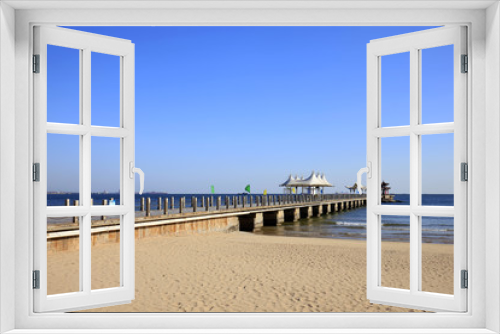 Fototapeta Naklejka Na Ścianę Okno 3D - The seaside scenery and the seaside pier