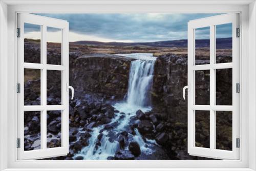 Fototapeta Naklejka Na Ścianę Okno 3D - Beautiful Waterfall Oxarafoss in southern Iceland