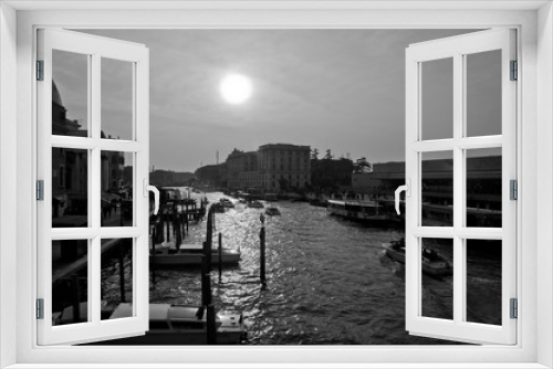 Fototapeta Naklejka Na Ścianę Okno 3D - Tramonto in bianco e nero a Venezia