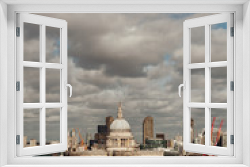 Fototapeta Naklejka Na Ścianę Okno 3D - London cathedral in sun
