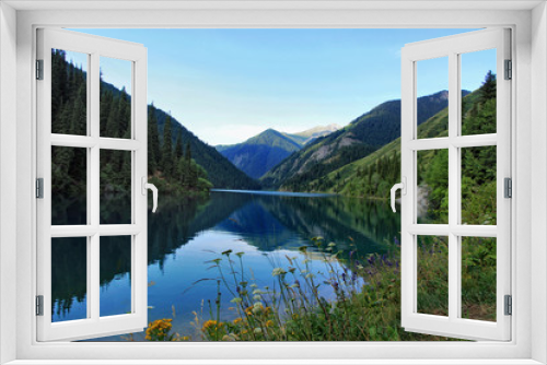 Fototapeta Naklejka Na Ścianę Okno 3D - Lake in the mountains