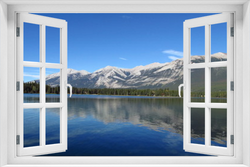 Fototapeta Naklejka Na Ścianę Okno 3D - Beautiful Day At Lake Edith, Jasper National Park, Alberta