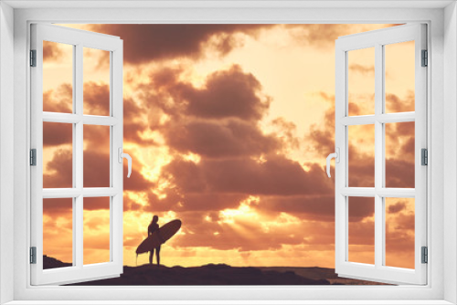Fototapeta Naklejka Na Ścianę Okno 3D - Surfer girl silhouette on sunset