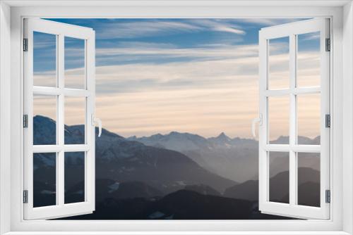 Fototapeta Naklejka Na Ścianę Okno 3D - Herrliche Aussicht auf Berge an einem Tag mit Sonne