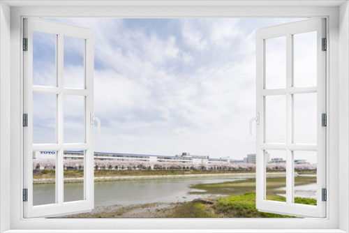 Fototapeta Naklejka Na Ścianę Okno 3D - 紫川の桜と小倉市街地