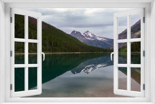 Fototapeta Naklejka Na Ścianę Okno 3D - Reflections on Avalanche Lake, Glacier National Park