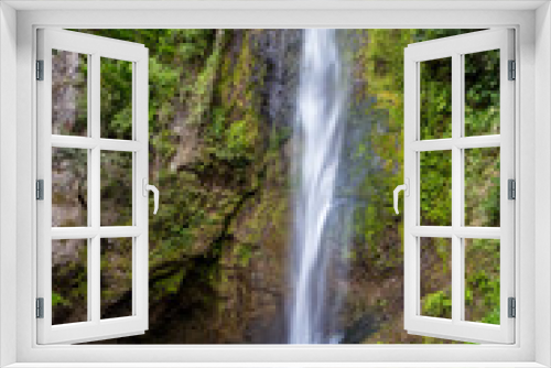 Fototapeta Naklejka Na Ścianę Okno 3D - Tropical waterfalls in Costa Rica