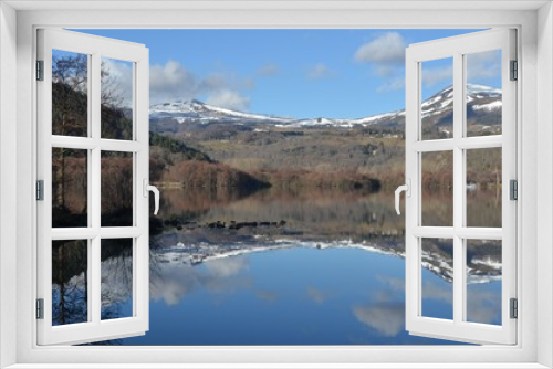 Fototapeta Naklejka Na Ścianę Okno 3D - Lac Chambon avec Puy de Sancy, Auvergne, France